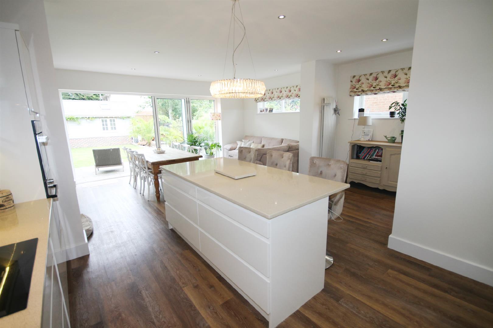 5 Bedroom House Gorsehill Road, Poole